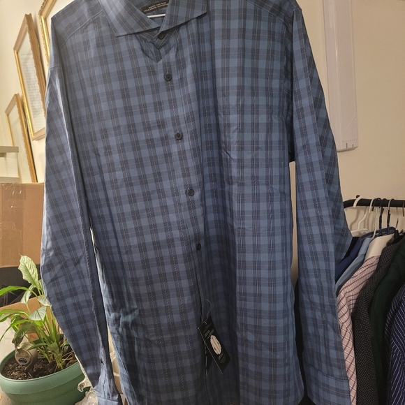 Man's Shirt - Picture 3 of 8